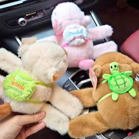 KAPIBARA NA RĘKĘ MASKOTKA ZWIERZĄTKO PLUSZAK, Materiał plastik