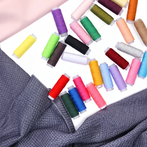 ZESTAW DO SZYCIA przybornik krawiecki nici igły nożyczki centymetr 112 el.