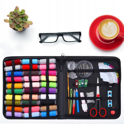 ZESTAW DO SZYCIA przybornik krawiecki nici igły nożyczki centymetr 112 el.