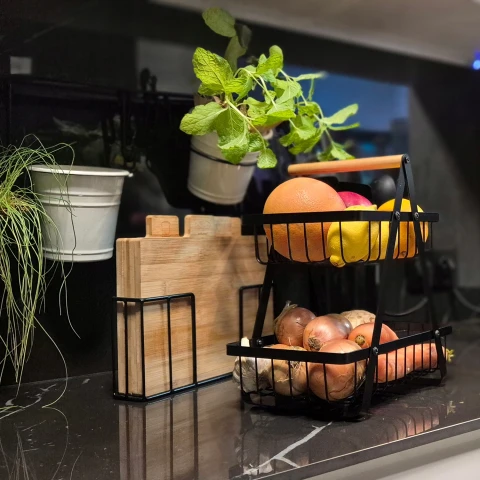 Kosz na Owoce Koszyk Czarny Metalowy i Warzywa 2 Piętrowy Loft Dwupoziomowy, Pojemność 6 l