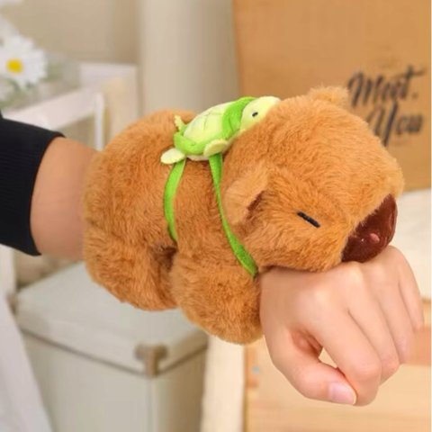 KAPIBARA NA RĘKĘ MASKOTKA ZWIERZĄTKO PLUSZAK, Wiek dziecka 4 lata +