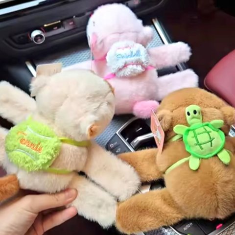 KAPIBARA NA RĘKĘ MASKOTKA ZWIERZĄTKO PLUSZAK, Materiał plastik